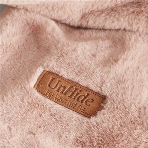 UnHide Lil’ Marsh small blanket - Rose